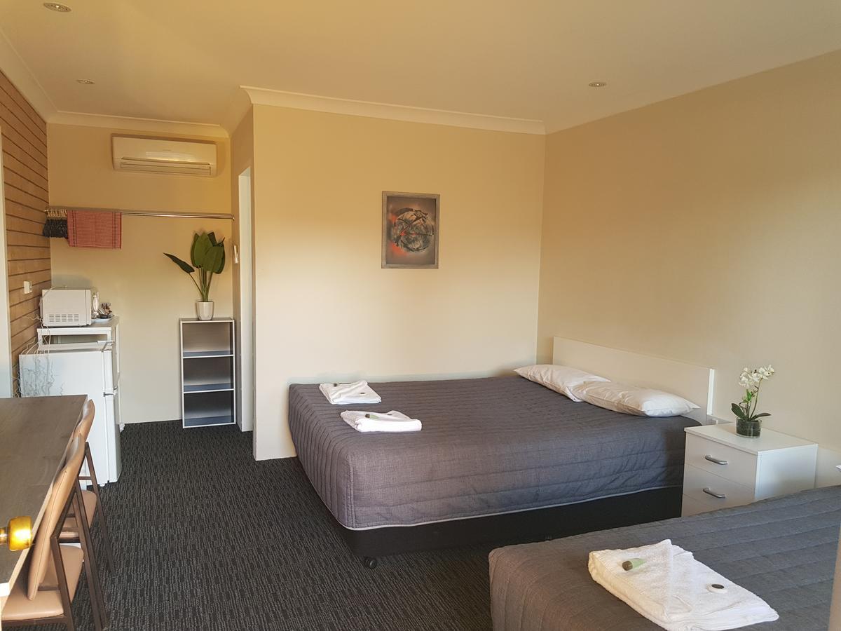 Goldfields Motel Blayney Bagian luar foto